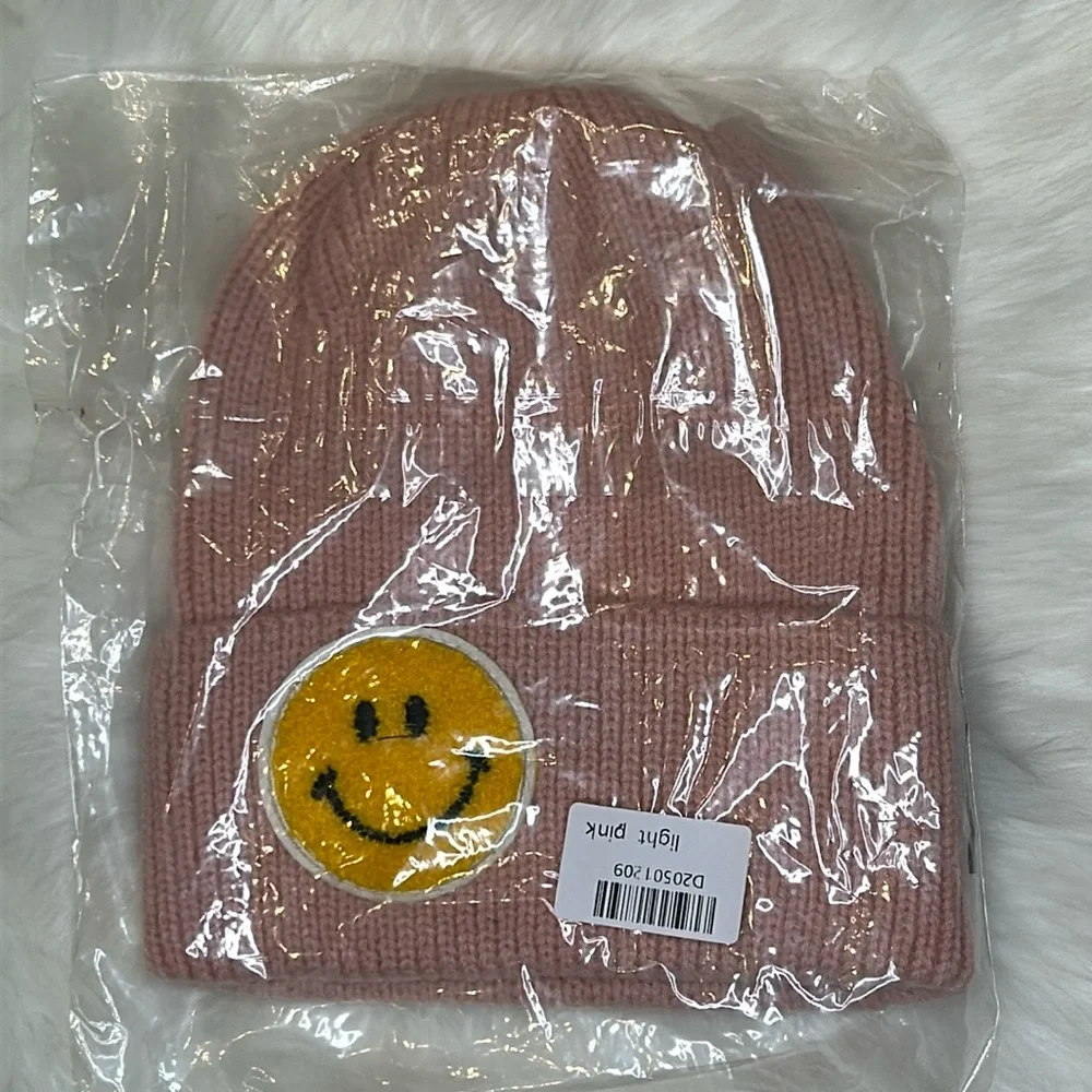 Knit Ribbed Smiley Face Hat Beanie in Light Pink